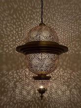 Load image into Gallery viewer, HIND PENDANT LIGHT